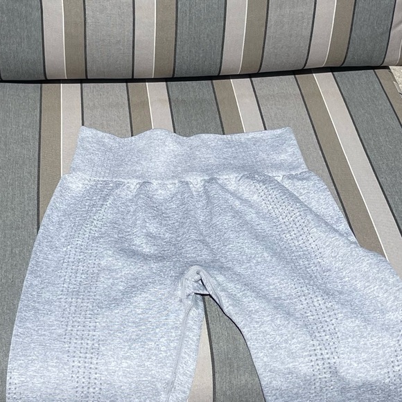 Light Gray Contour Workout Leggings - Picture 4 of 5